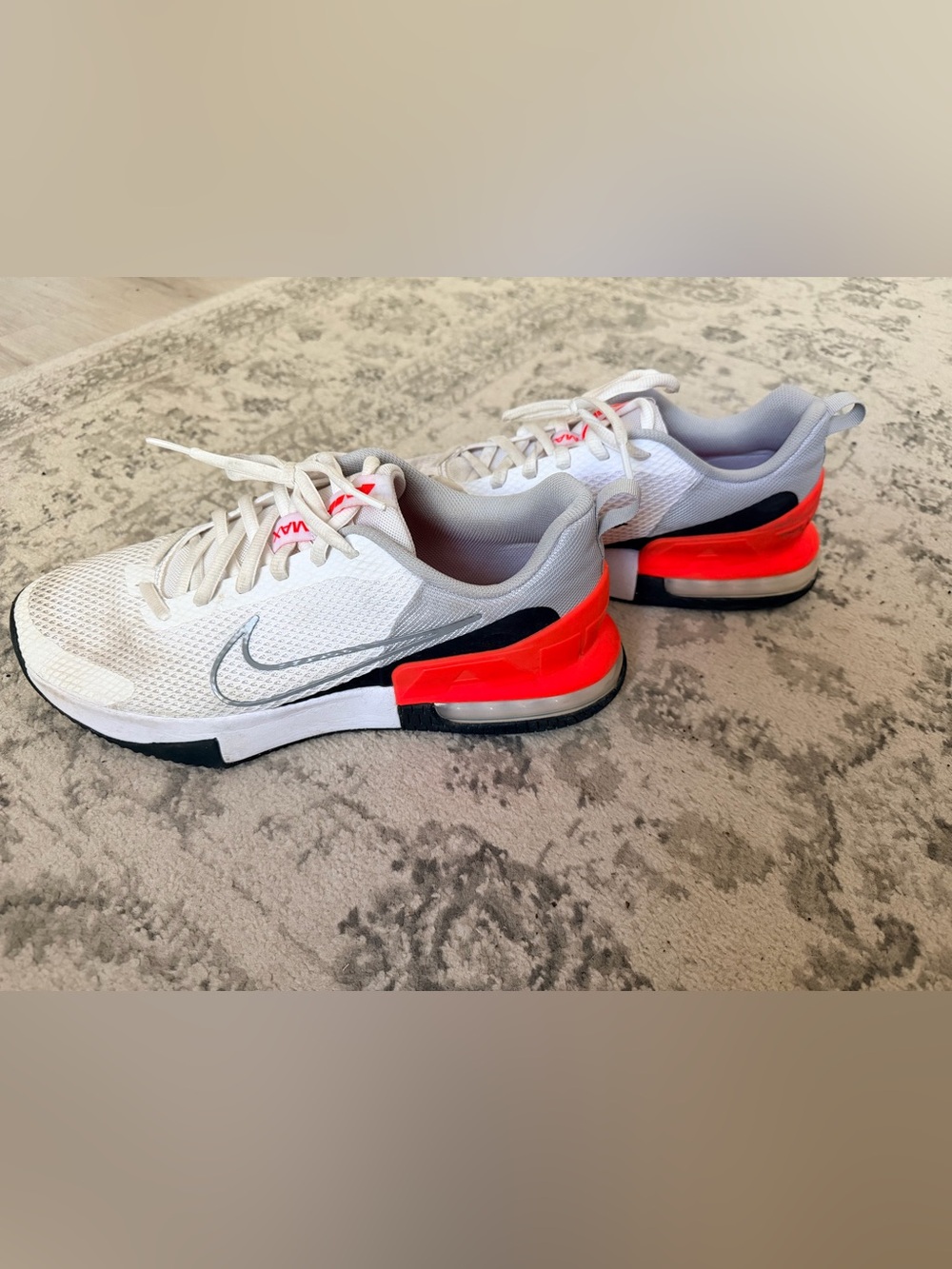 Nike White & Orange Air-Max Cushioned Athletic Shoes